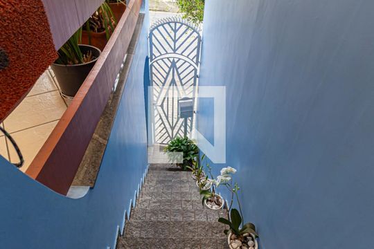 Escada Garagem de casa à venda com 3 quartos, 198m² em Jardim Ipanema, Santo André
