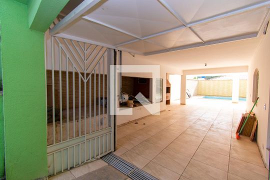Quintal de casa à venda com 4 quartos, 415m² em Vila Lucia, São Paulo