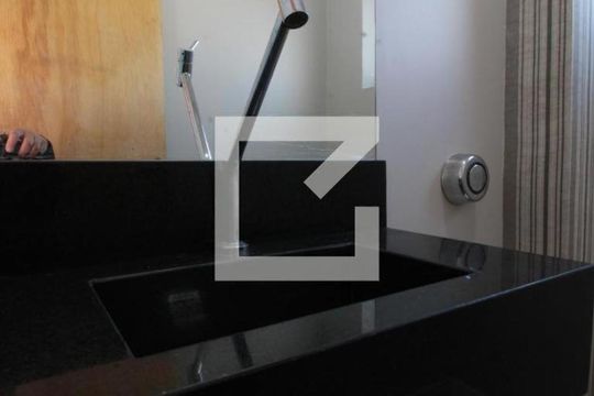 Lavabo de apartamento para alugar com 3 quartos, 155m² em Mal. Rondon, Canoas