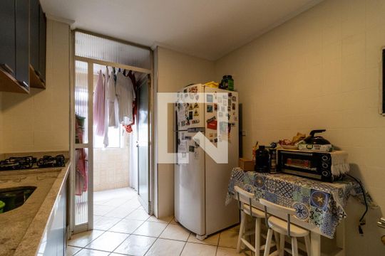 Cozinha de apartamento à venda com 2 quartos, 60m² em Vila Ipojuca, São Paulo