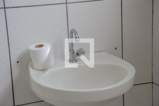 Banheiro de apartamento à venda com 1 quarto, 40m² em São Pedro, Osasco