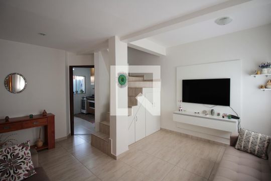 Sala de casa de condomínio à venda com 2 quartos, 71m² em Santa Monica, Belo Horizonte