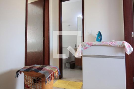 Sala de casa de condomínio à venda com 2 quartos, 71m² em Santa Monica, Belo Horizonte