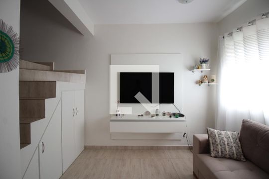 Sala de casa de condomínio à venda com 2 quartos, 71m² em Santa Monica, Belo Horizonte