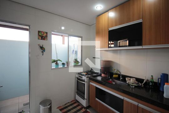 Cozinha de casa de condomínio à venda com 2 quartos, 71m² em Santa Monica, Belo Horizonte
