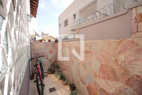 Entrada de casa de condomínio à venda com 2 quartos, 71m² em Santa Monica, Belo Horizonte