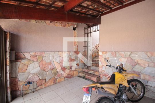 Garagem de casa de condomínio à venda com 2 quartos, 71m² em Santa Monica, Belo Horizonte