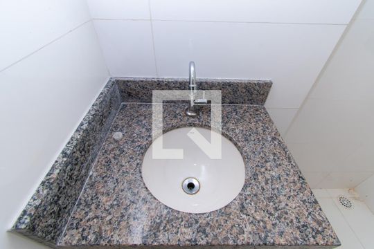 Banheiro de apartamento para alugar com 1 quarto, 25m² em Vila Formosa, São Paulo
