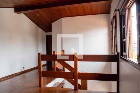 Quarto da suíte 1 - escadas de casa para alugar com 4 quartos, 270m² em Lapa, São Paulo