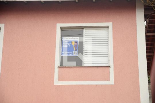 Fachada de casa de condomínio para alugar com 2 quartos, 67m² em Granja Viana, Cotia