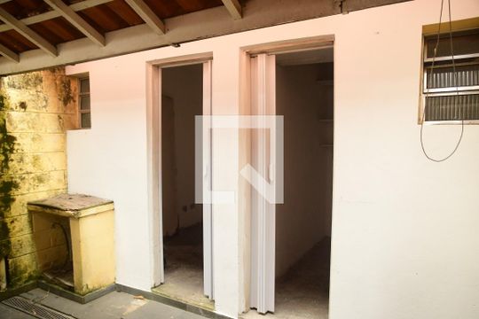 Quintal de casa de condomínio para alugar com 2 quartos, 67m² em Granja Viana, Cotia