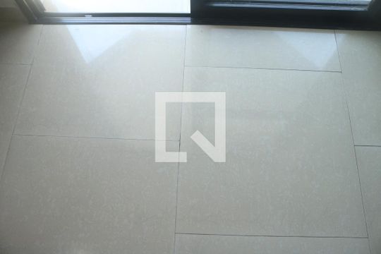 Sala de apartamento para alugar com 2 quartos, 95m² em Guilhermina, Praia Grande