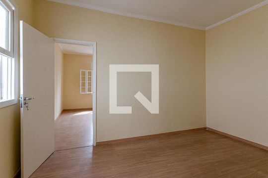 Quarto 1 de casa para alugar com 2 quartos, 79m² em Piqueri, São Paulo