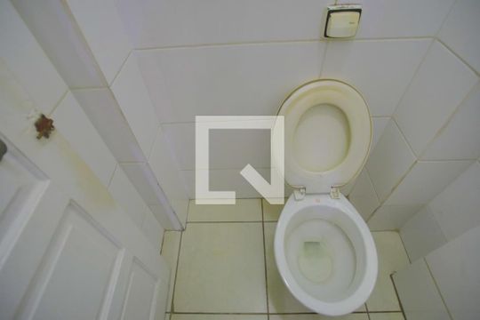 Banheiro de Serviço de apartamento para alugar com 2 quartos, 84m² em Boqueirão, Santos