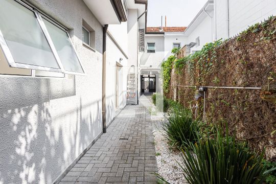 Quintal de casa à venda com 4 quartos, 250m² em Jardim Paulista, São Paulo