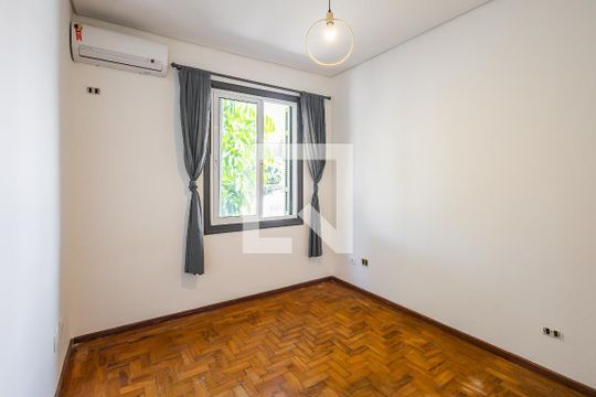 Quarto 1 de casa à venda com 4 quartos, 250m² em Jardim Paulista, São Paulo