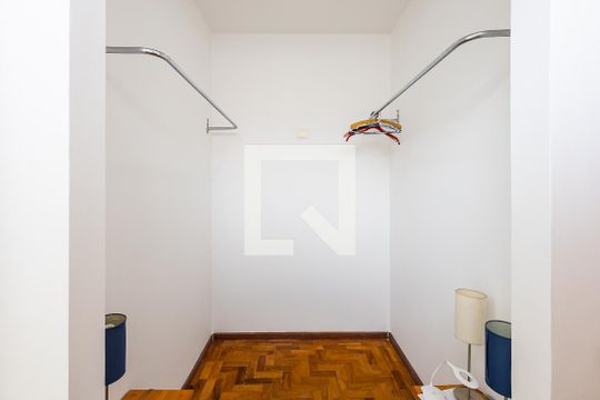 Closet da suíte 1 de casa à venda com 4 quartos, 250m² em Jardim Paulista, São Paulo