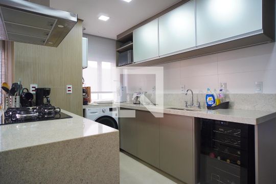 Cozinha de apartamento à venda com 3 quartos, 95m² em Petrópolis, Porto Alegre