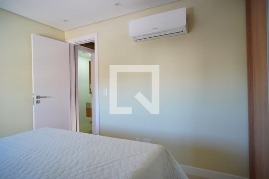 Suíte de apartamento à venda com 3 quartos, 95m² em Petrópolis, Porto Alegre