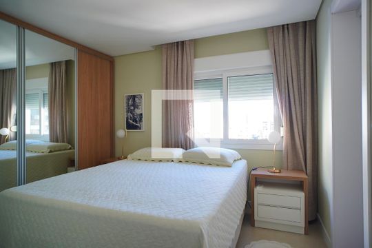 Suíte de apartamento à venda com 3 quartos, 95m² em Petrópolis, Porto Alegre
