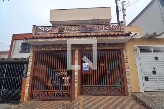 Fachada de casa à venda com 4 quartos, 166m² em Campestre, Santo André