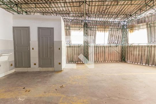 Quarto de kitnet/studio para alugar com 1 quarto, 100m² em Vila Bertioga, São Paulo