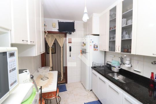 Cozinha de apartamento para alugar com 2 quartos, 68m² em Vila Esperança, São Paulo