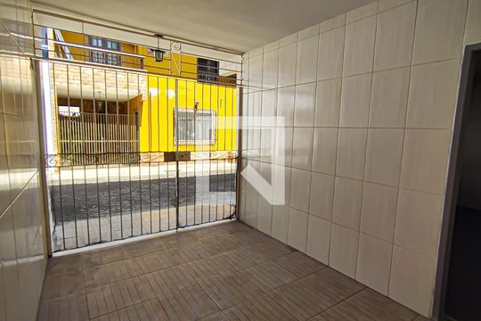 Garagem de casa à venda com 3 quartos, 88m² em Taquara, Rio de Janeiro