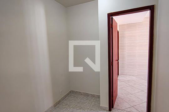 Corredor de casa à venda com 3 quartos, 88m² em Taquara, Rio de Janeiro