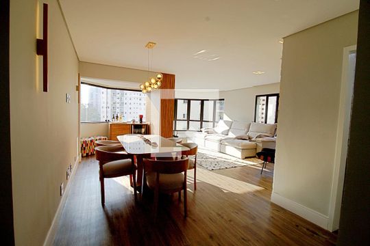 Sala  de apartamento à venda com 3 quartos, 150m² em Vila Andrade, São Paulo