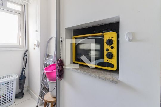 Churrasqueira de apartamento à venda com 3 quartos, 75m² em São Sebastião, Porto Alegre