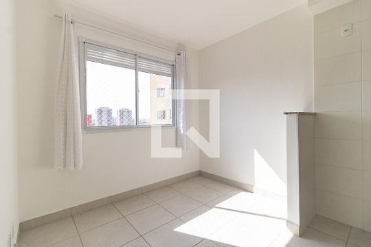 Apartamento à venda com 2 quartos, 32m² em Parque Fongaro, São Paulo