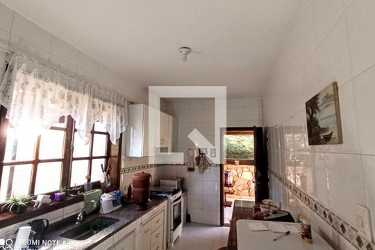 Cozinha de casa de condomínio à venda com 5 quartos, 385m² em Centro, Rio Acima