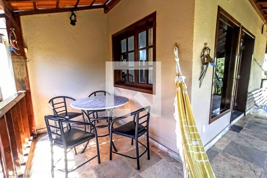varanda de casa de condomínio à venda com 5 quartos, 385m² em Centro, Rio Acima