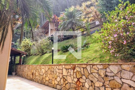 Área comum de casa de condomínio à venda com 5 quartos, 385m² em Centro, Rio Acima