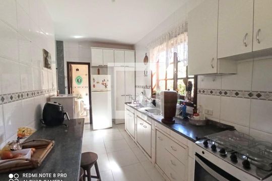 Cozinha de casa de condomínio à venda com 5 quartos, 385m² em Centro, Rio Acima