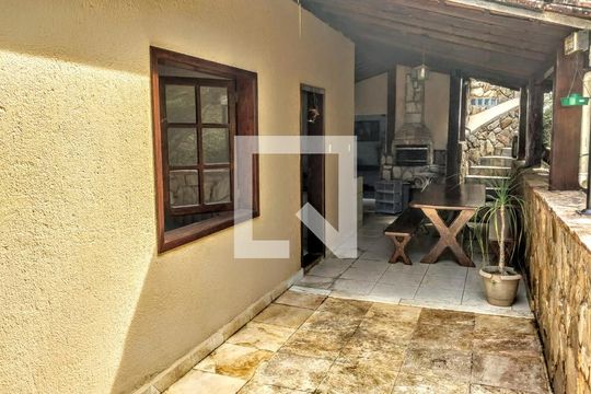 Área comum de casa de condomínio à venda com 5 quartos, 385m² em Centro, Rio Acima