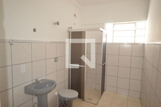 Banheiro de apartamento à venda com 1 quarto, 79m² em Centro Histórico, Porto Alegre