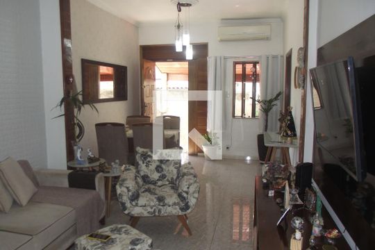 Sala de casa à venda com 2 quartos, 200m² em Todos Os Santos, Rio de Janeiro
