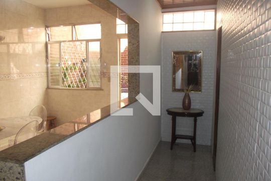 Corredor de casa à venda com 2 quartos, 200m² em Todos Os Santos, Rio de Janeiro