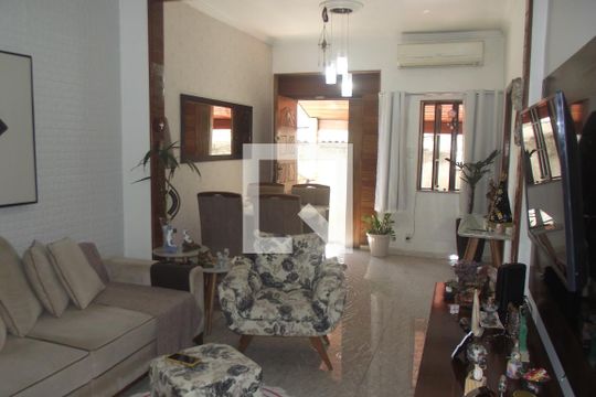 Sala de casa à venda com 2 quartos, 200m² em Todos Os Santos, Rio de Janeiro