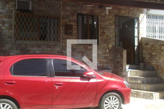 Fachada de casa à venda com 2 quartos, 200m² em Todos Os Santos, Rio de Janeiro