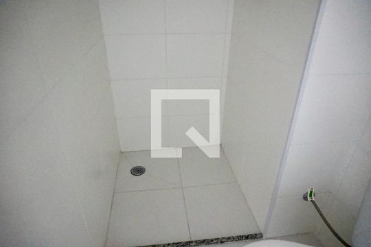 Banheiro  de kitnet/studio para alugar com 1 quarto, 28m² em Jardim Mirante, São Paulo
