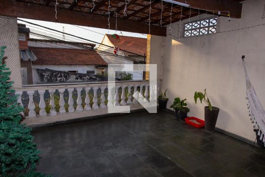 Sacada de casa à venda com 3 quartos, 200m² em Centro, Diadema
