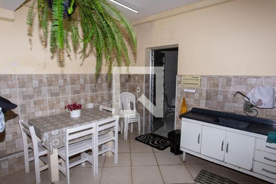 Quintal de casa à venda com 3 quartos, 200m² em Centro, Diadema
