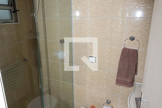 Banheiro da Suíte de casa à venda com 3 quartos, 200m² em Centro, Diadema