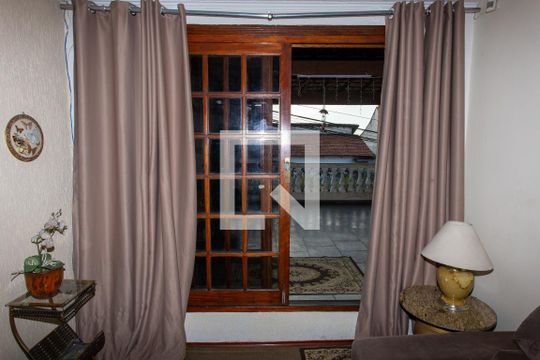 Sala de casa para alugar com 3 quartos, 200m² em Centro, Diadema