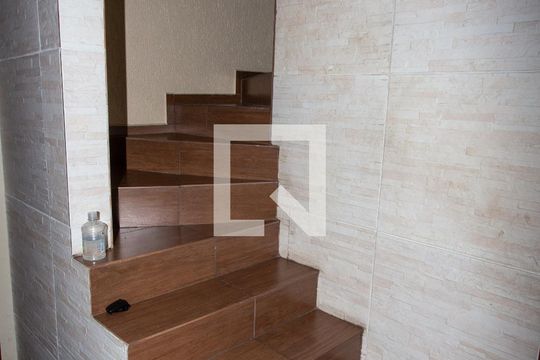 Escada de casa à venda com 3 quartos, 200m² em Centro, Diadema