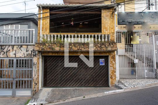 Fachada de casa à venda com 3 quartos, 200m² em Centro, Diadema