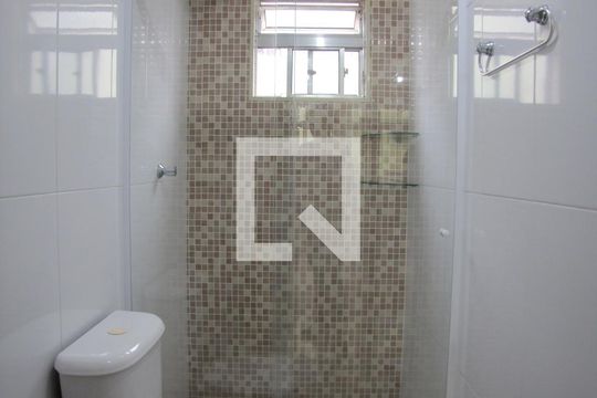 Banheiro de apartamento à venda com 2 quartos, 49m² em Conjunto Habitacional Padre Manoel de Paiva, São Paulo